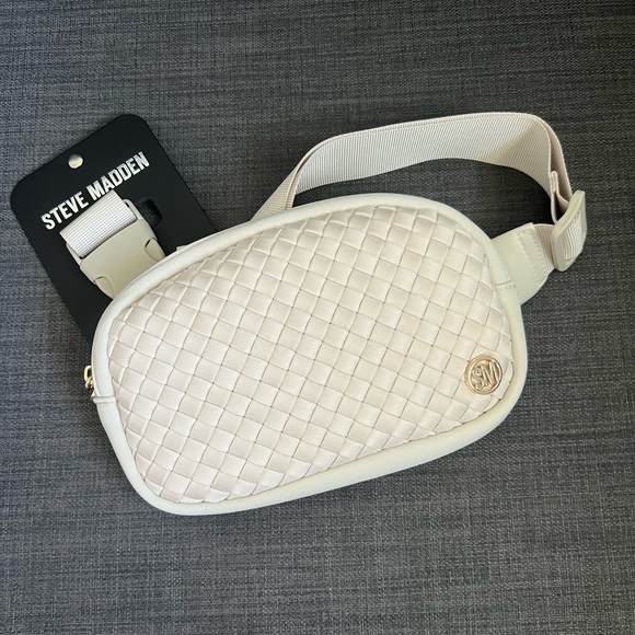 NWT STEVE MADDEN FANNY PACK BAG ON BELT - Picture 1 of 5